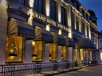 Grand Hotel Vooraanzicht Exterieur